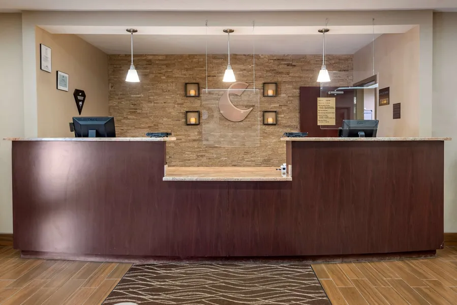 Comfort Inn & Suites Farmington - Victor hotel detail image 6