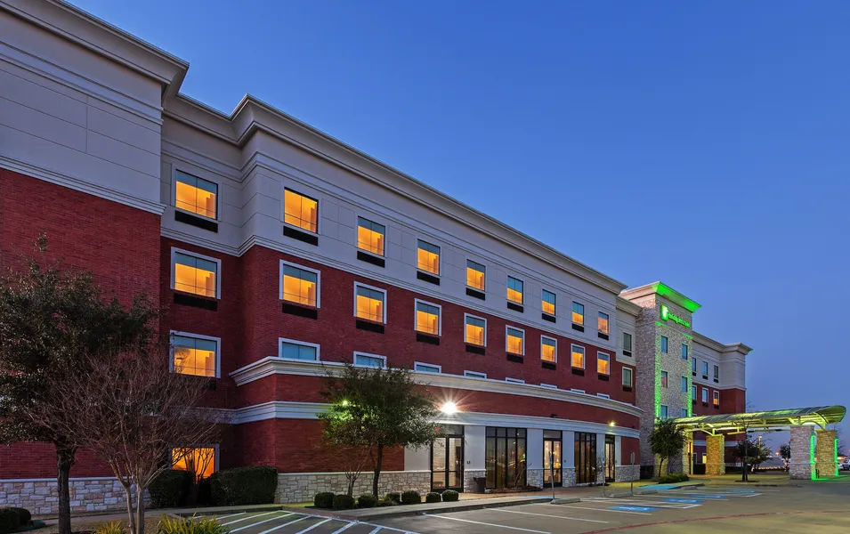 Holiday Inn & Suites McKinney - N Allen by IHG hotel detail image 6