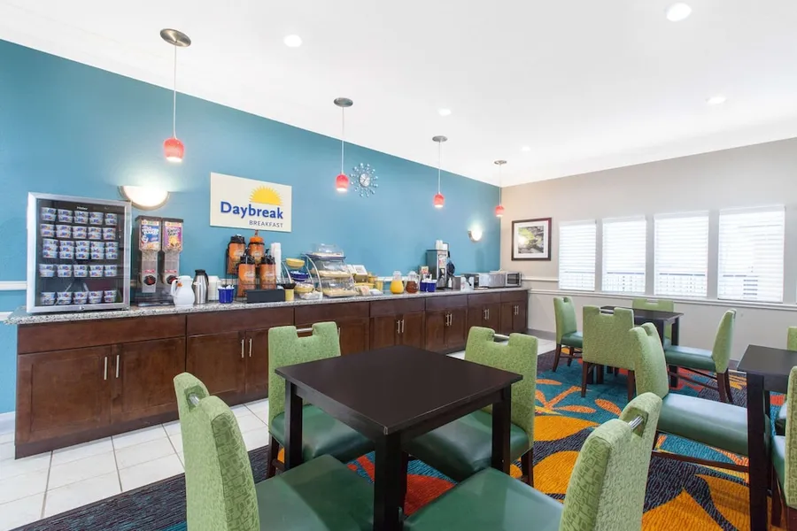 Days Inn by Wyndham Ennis hotel detail image 6
