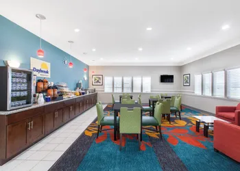Days Inn by Wyndham Ennis hotel thumbnail 7