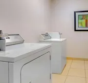 La Quinta Inn & Suites by Wyndham McKinney hotel detail image 7