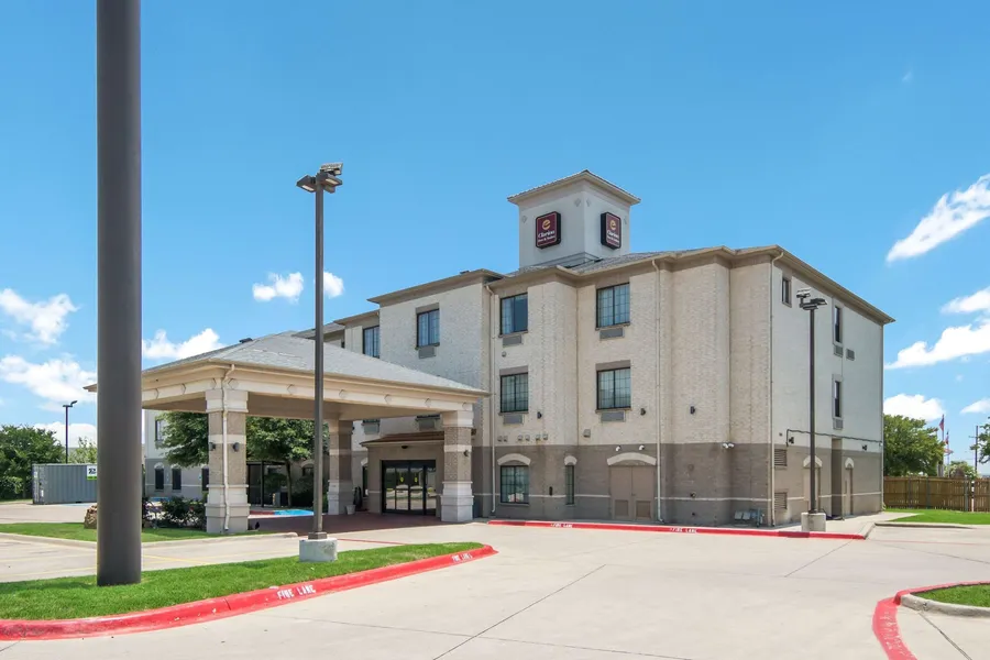 Clarion Inn & Suites Weatherford South hotel detail image 2