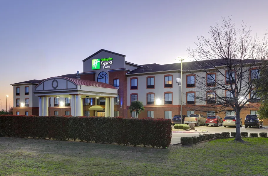 Holiday Inn Express & Suites Burleson/Ft. Worth by IHG hotel detail image 2