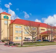 La Quinta Inn & Suites by Wyndham Ennis hotel detail image 3