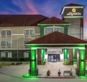La Quinta Inn & Suites by Wyndham Alvarado hotel detail image 5