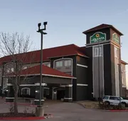 La Quinta Inn & Suites by Wyndham Alvarado hotel detail image 7