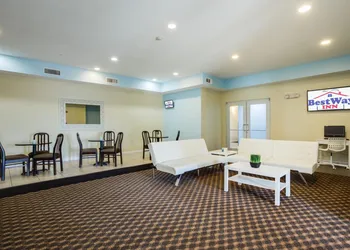 Best Way Inn Cleburne TX hotel thumbnail 5