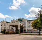Quality Suites Burleson - Ft. Worth hotel detail image 4