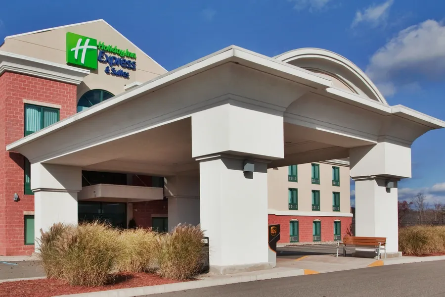Holiday Inn Express Hotel & Suites Drums by IHG hotel detail image 2