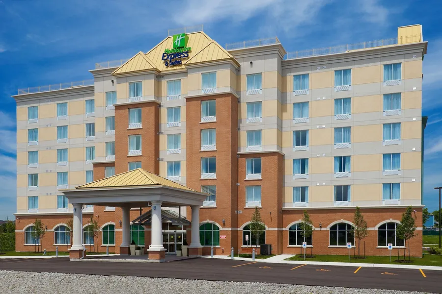 Holiday Inn Express Hotel & Suites CLARINGTON - BOWMANVILLE by IHG hotel detail image 2