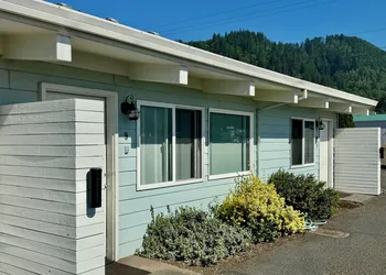 Harborview Inn & RV Park hotel thumbnail 3