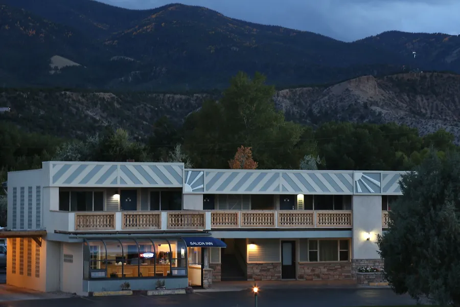 Salida Inn & Monarch Suites hotel detail image 2