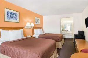 Days Inn by Wyndham Christiansburg hotel thumbnail 3