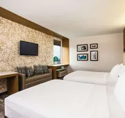 La Quinta Inn & Suites by Wyndham Winchester hotel detail image 4