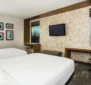La Quinta Inn & Suites by Wyndham Winchester hotel detail image 5
