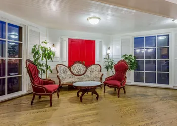Ramada by Wyndham Roanoke hotel thumbnail 8