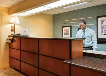 Hampton Inn By Hilton Mt. Vernon hotel thumbnail 4