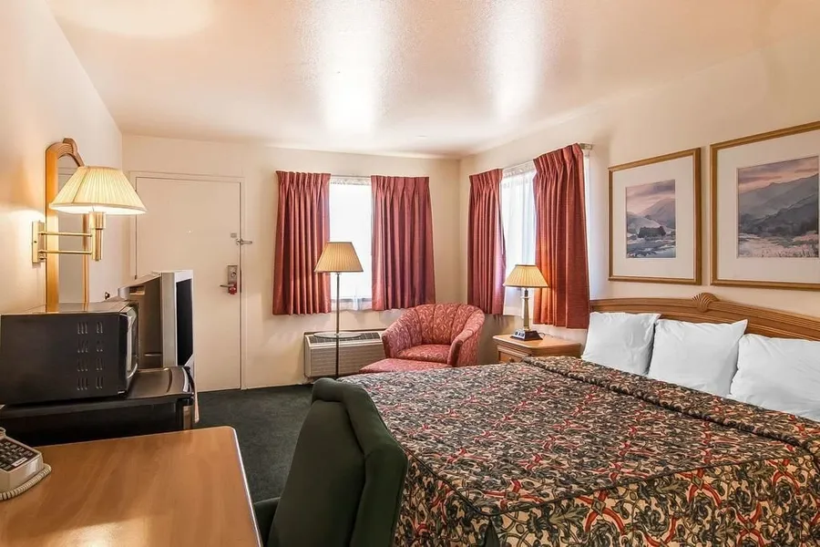 Ashland Valley Inn hotel detail image 6