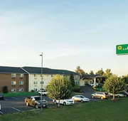 La Quinta Inn & Suites by Wyndham Woodburn hotel detail image 4