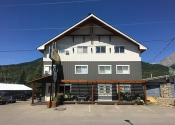 Snow Valley Lodging hotel thumbnail 2