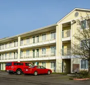 HomeTowne Studios by Red Roof Salem, OR hotel detail image 3