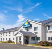 Days Inn by Wyndham Neenah hotel detail image 3
