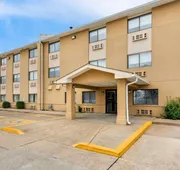 Super 8 by Wyndham Evansville East hotel detail image 3