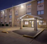 Super 8 by Wyndham Evansville East hotel detail image 5
