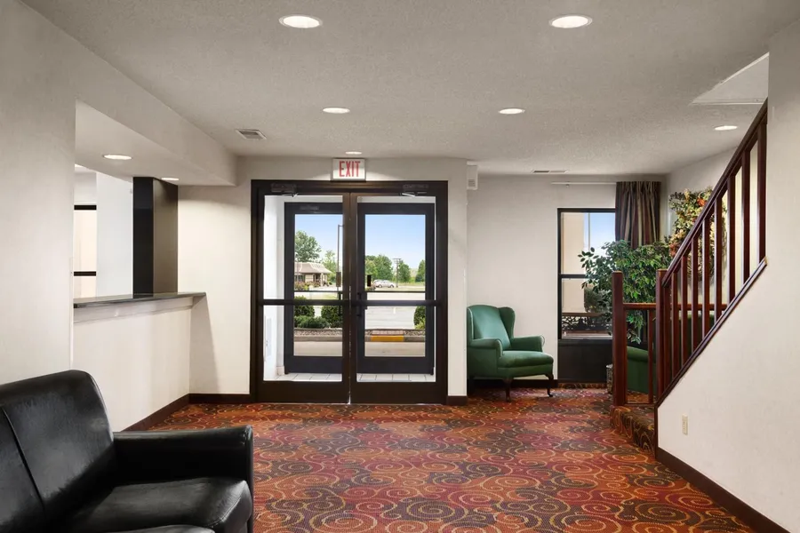 Super 8 by Wyndham Evansville North hotel detail image 6