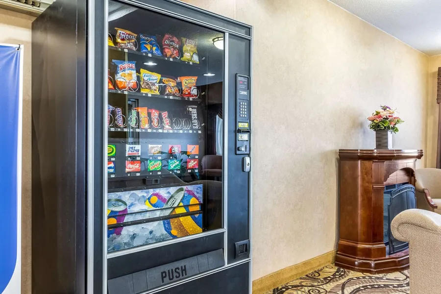Econo Lodge Inn & Suites Evansville East hotel detail image 6