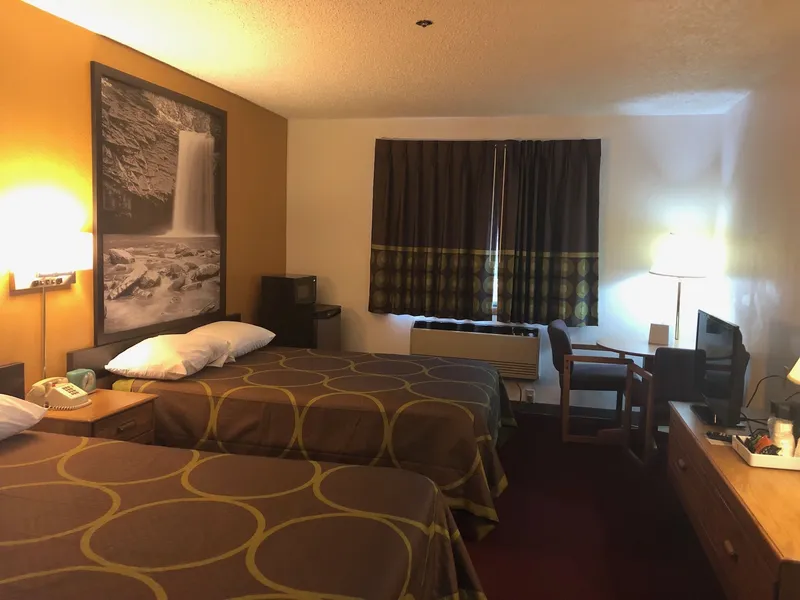 Super 8 by Wyndham Front Royal Near Shenandoah National Park hotel detail image 6