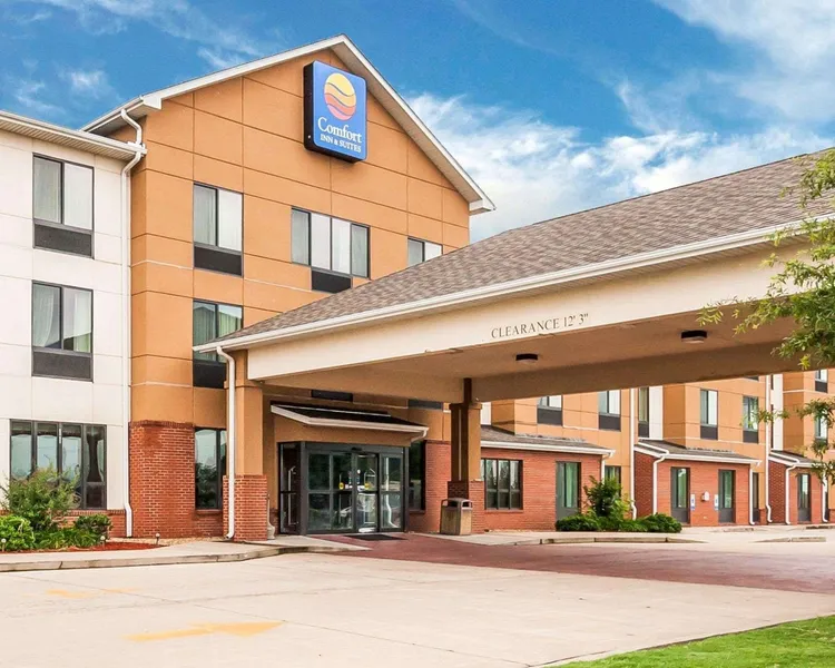 Comfort Inn & Suites Sikeston I-55 hotel detail image 2