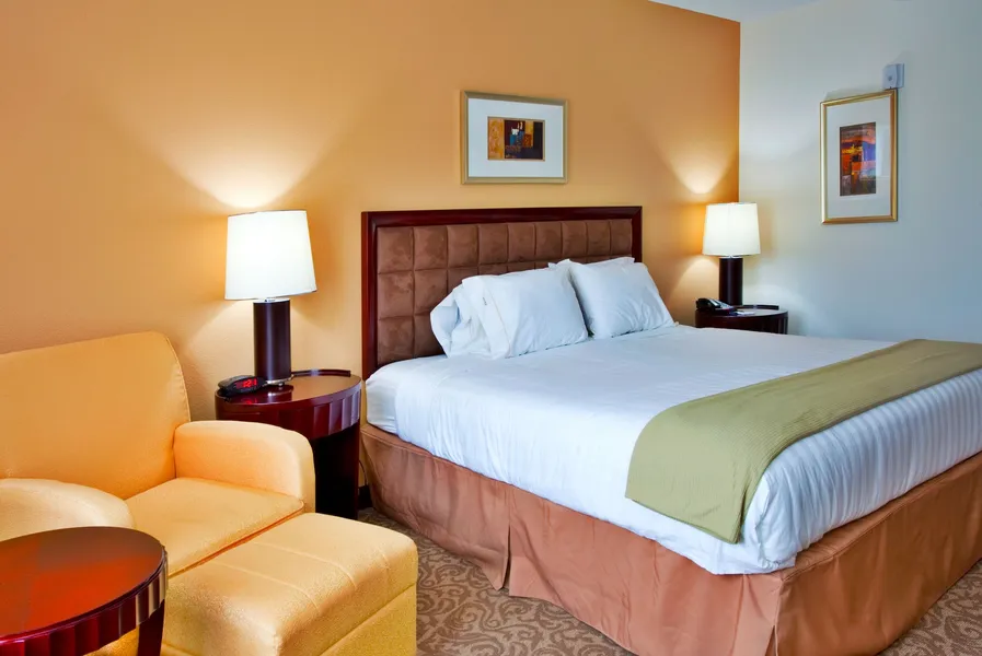 Holiday Inn Express Hotel & Suites Brooksville by IHG hotel detail image 6