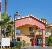 Econo Lodge Inn & Suites Lodi - Wine Country Area hotel detail image 3