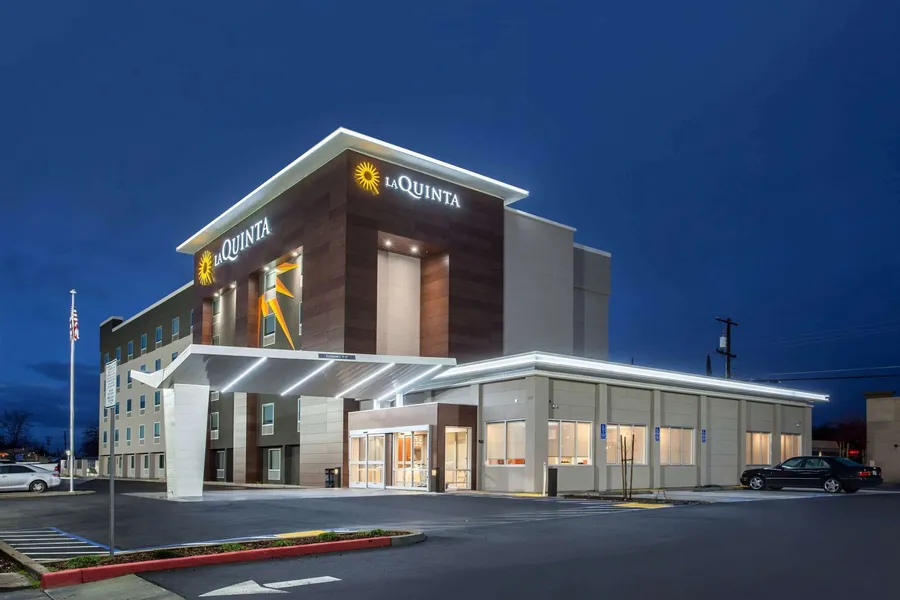 La Quinta Inn & Suites by Wyndham Madera hotel detail image 2