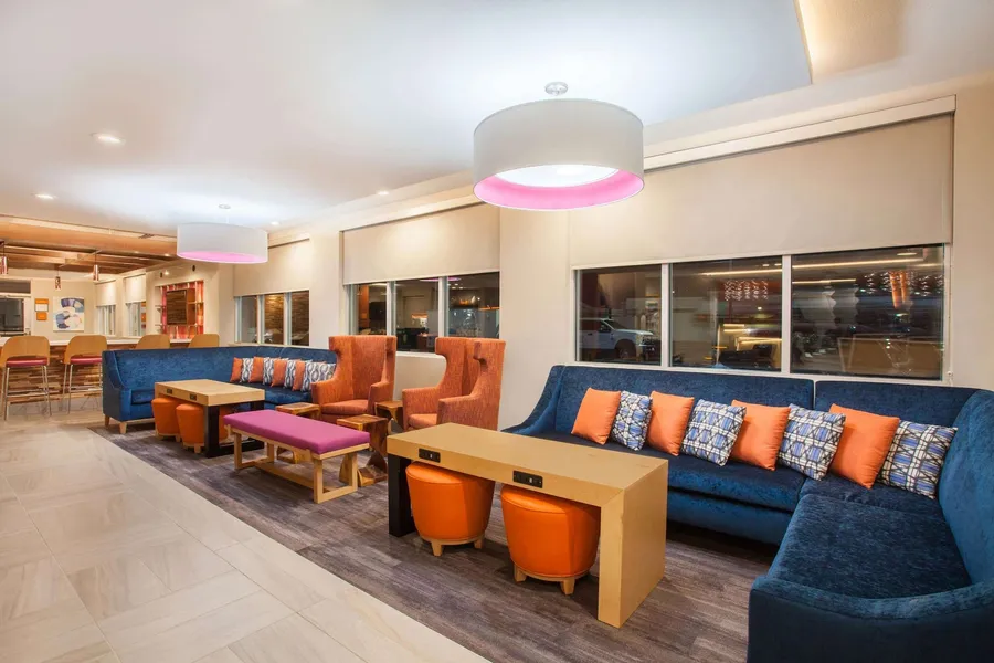 La Quinta Inn & Suites by Wyndham Madera hotel detail image 6