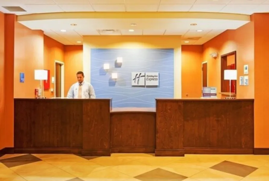 Holiday Inn Express Hotel & Suites Warner Robins North West by IHG hotel detail image 2
