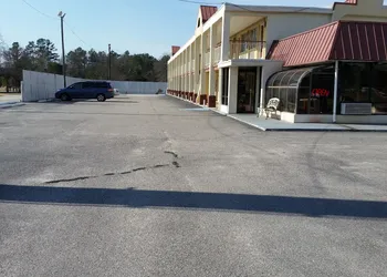 Economy Inn hotel thumbnail 2