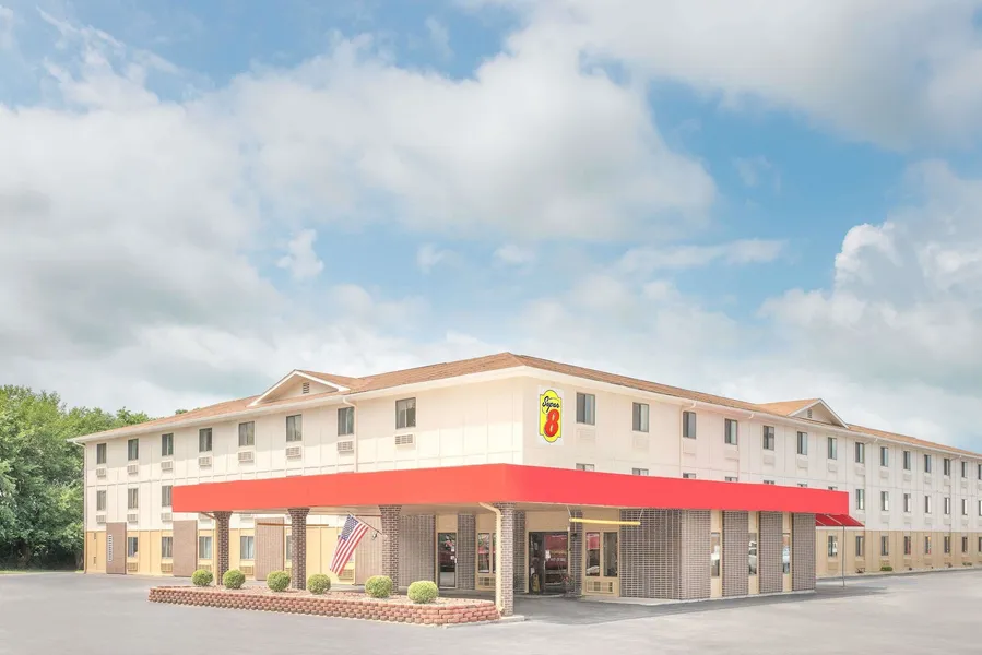 Super 8 by Wyndham Terre Haute hotel detail image 2