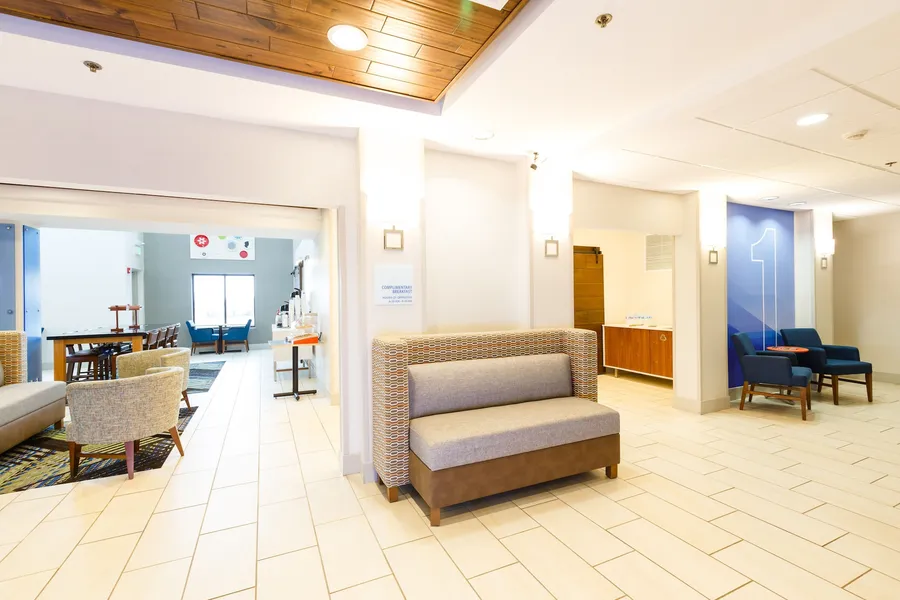 Holiday Inn Express & Suites Shelbyville by IHG hotel detail image 6