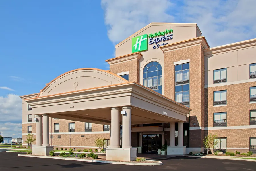 Holiday Inn Express and Suites Columbus Edinburgh by IHG hotel detail image 2