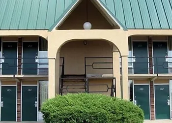 Mariann Travel Inn Scottsburg hotel thumbnail 2