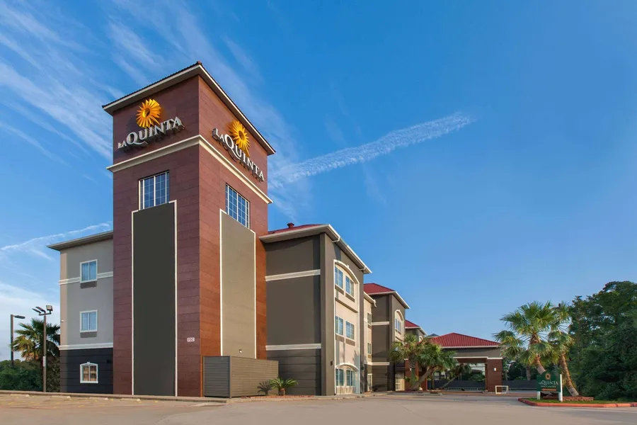 La Quinta Inn & Suites by Wyndham Houston New Caney hotel detail image 2