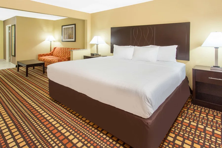 Days Inn & Suites by Wyndham Davenport East hotel detail image 6