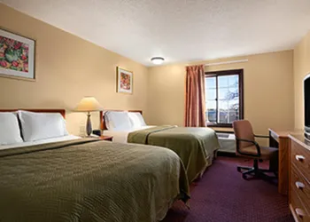 Travelodge Inn And Suites by Wyndham Muscatine hotel thumbnail 5