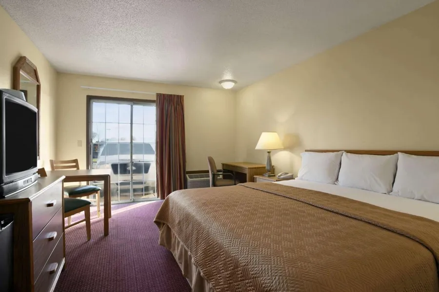 Travelodge Inn And Suites by Wyndham Muscatine hotel detail image 6