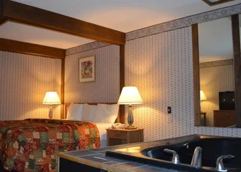 Travelodge Inn And Suites by Wyndham Muscatine hotel thumbnail 7