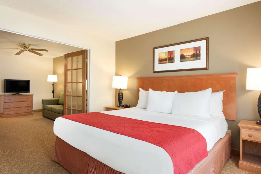 Country Inn & Suites by Radisson, Davenport - Quad Cities hotel detail image 6