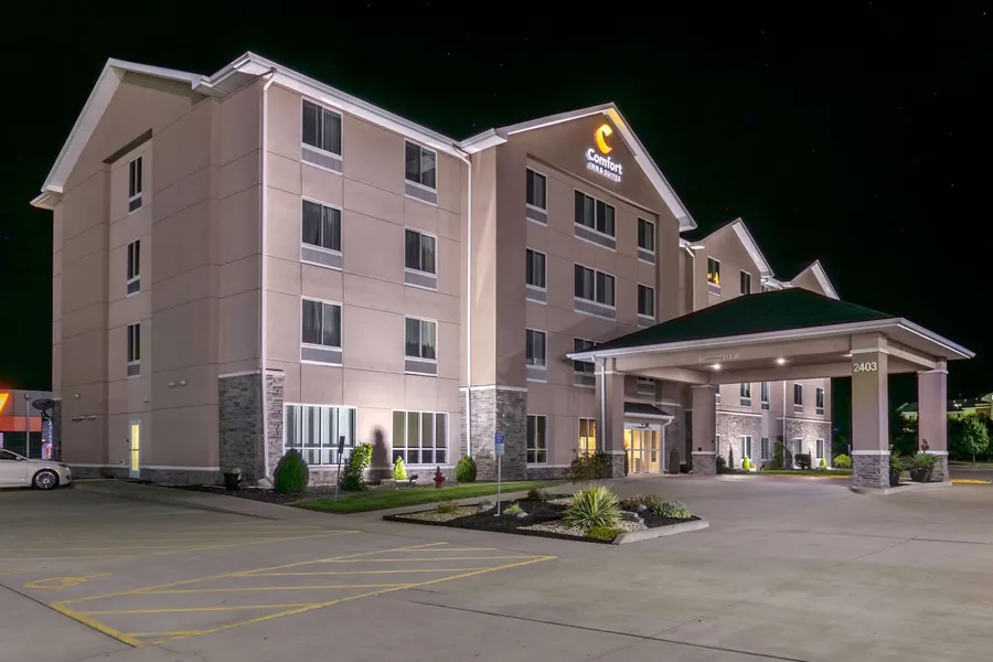 Comfort Inn & Suites Marion I-57 hotel detail image 2