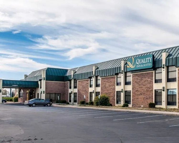 Quality Inn & Suites Shelbyville I-74 hotel detail image 2